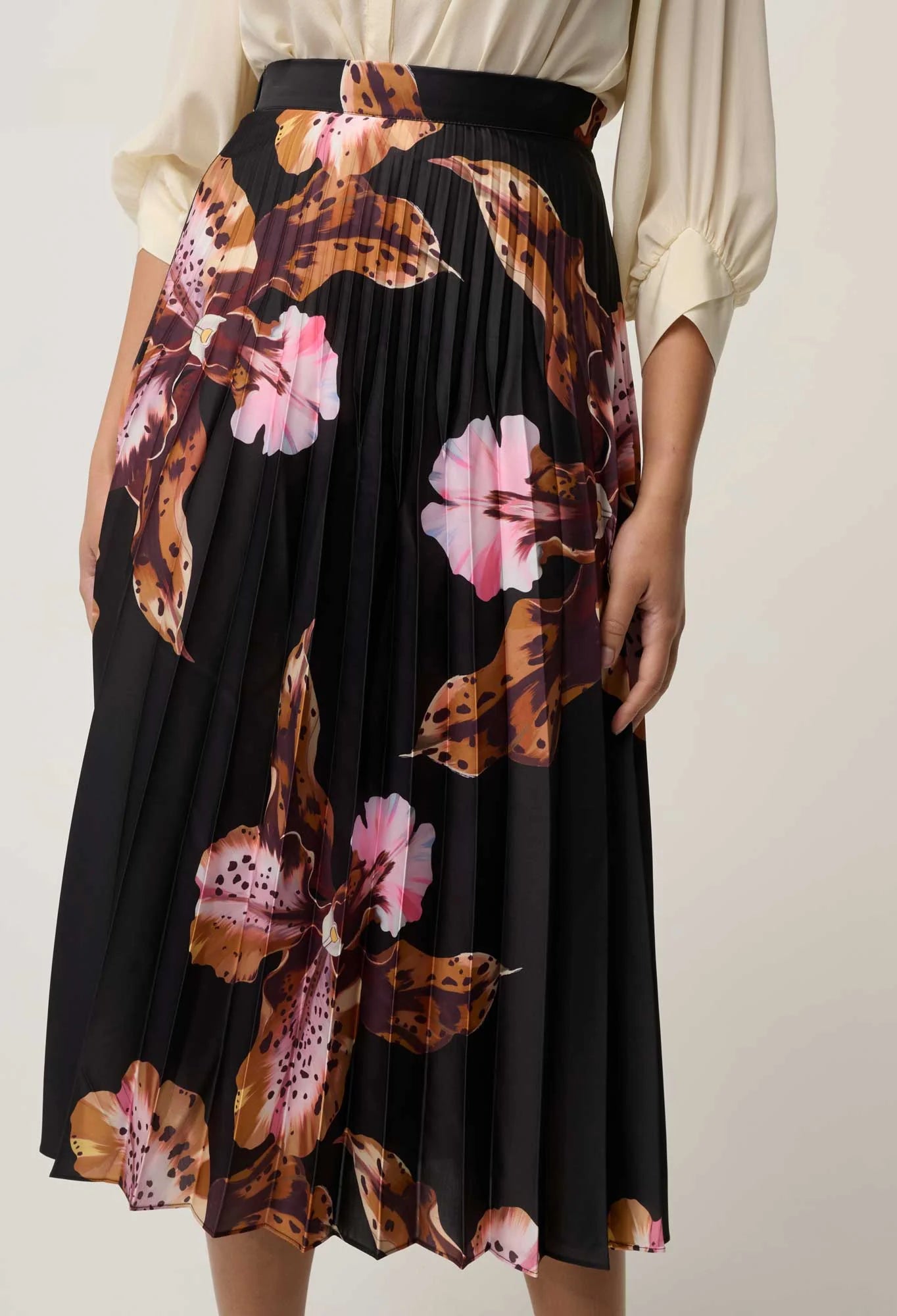 Iris Pleated Skirt