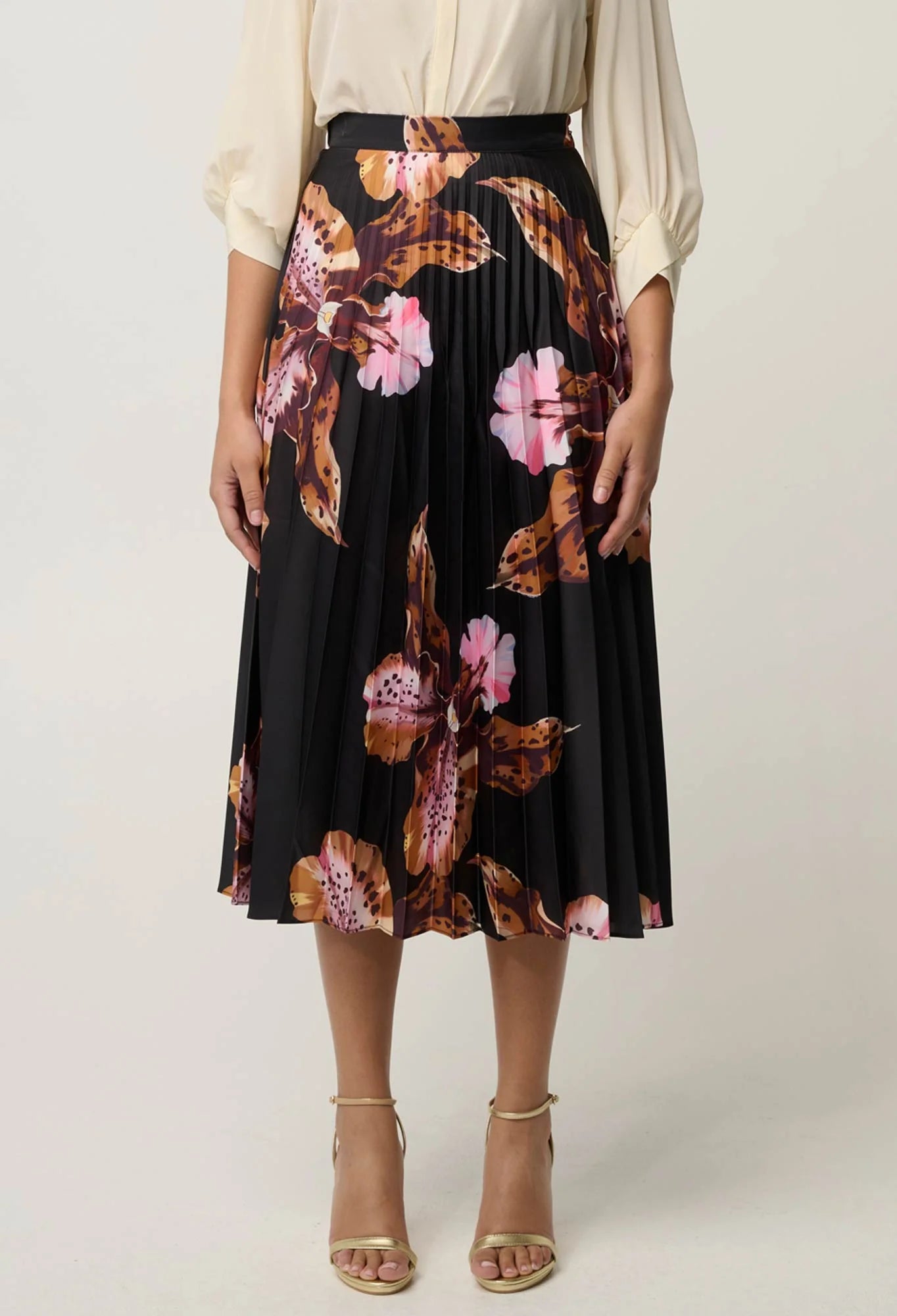Iris Pleated Skirt