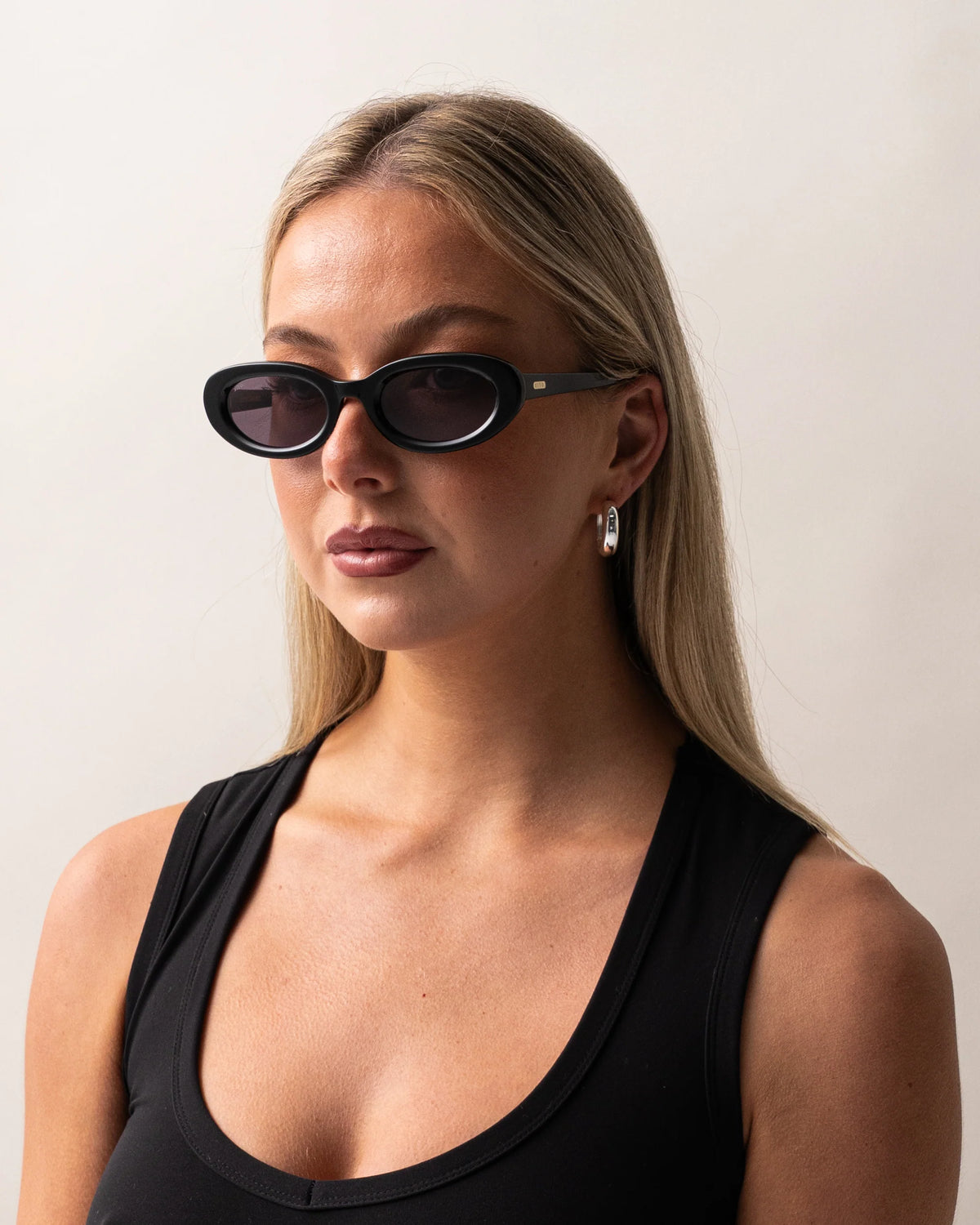 Lourdes - Black
