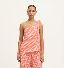 Avery Top - Camellia