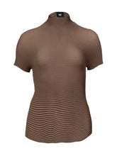 Yonna Tee